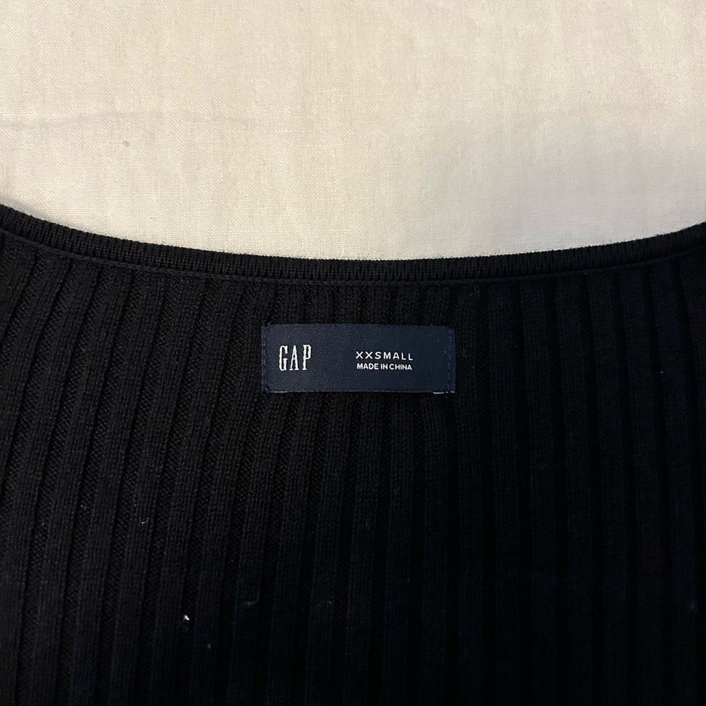 Sweetheart Neckline Ribbed Sweater - Picture 3 of 3